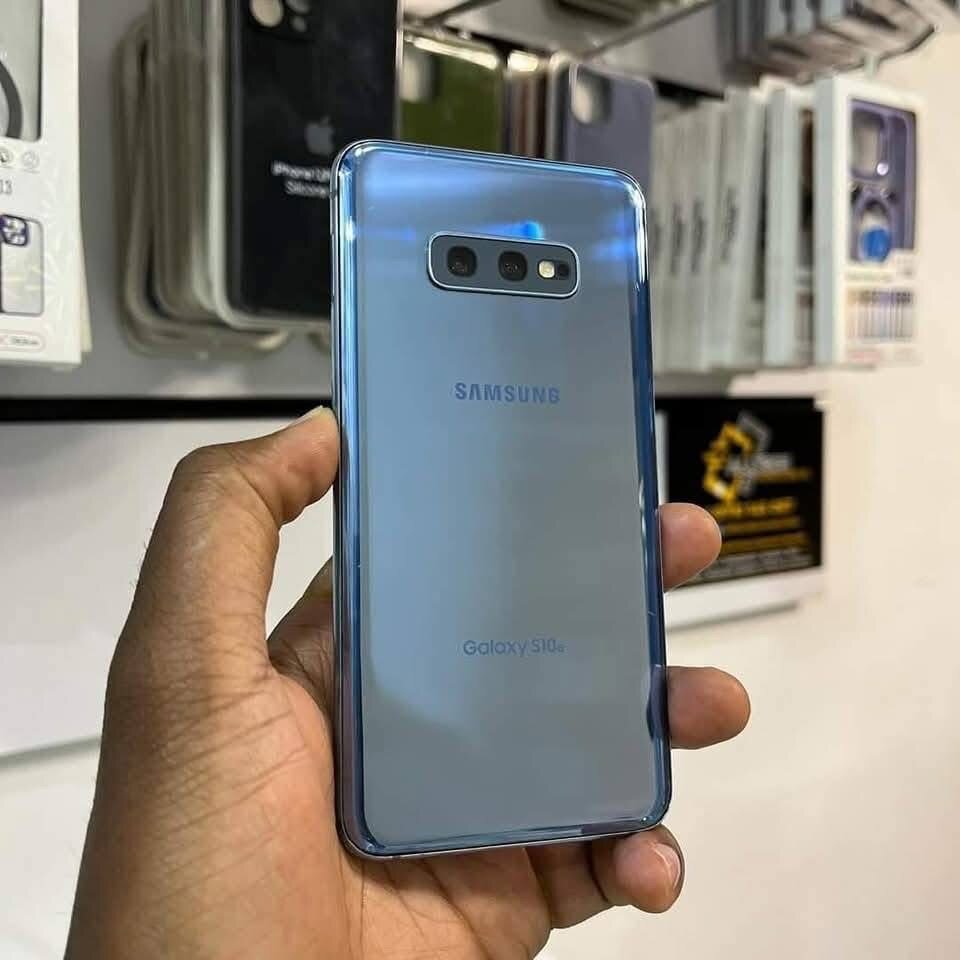 Samsung Galaxy S10e
