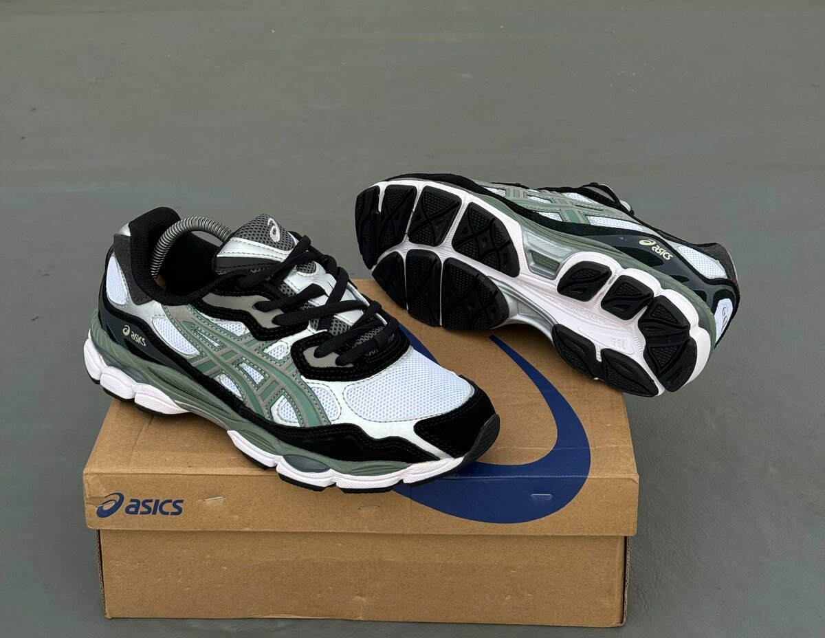 ASICS Chaussures de Sport Confortables