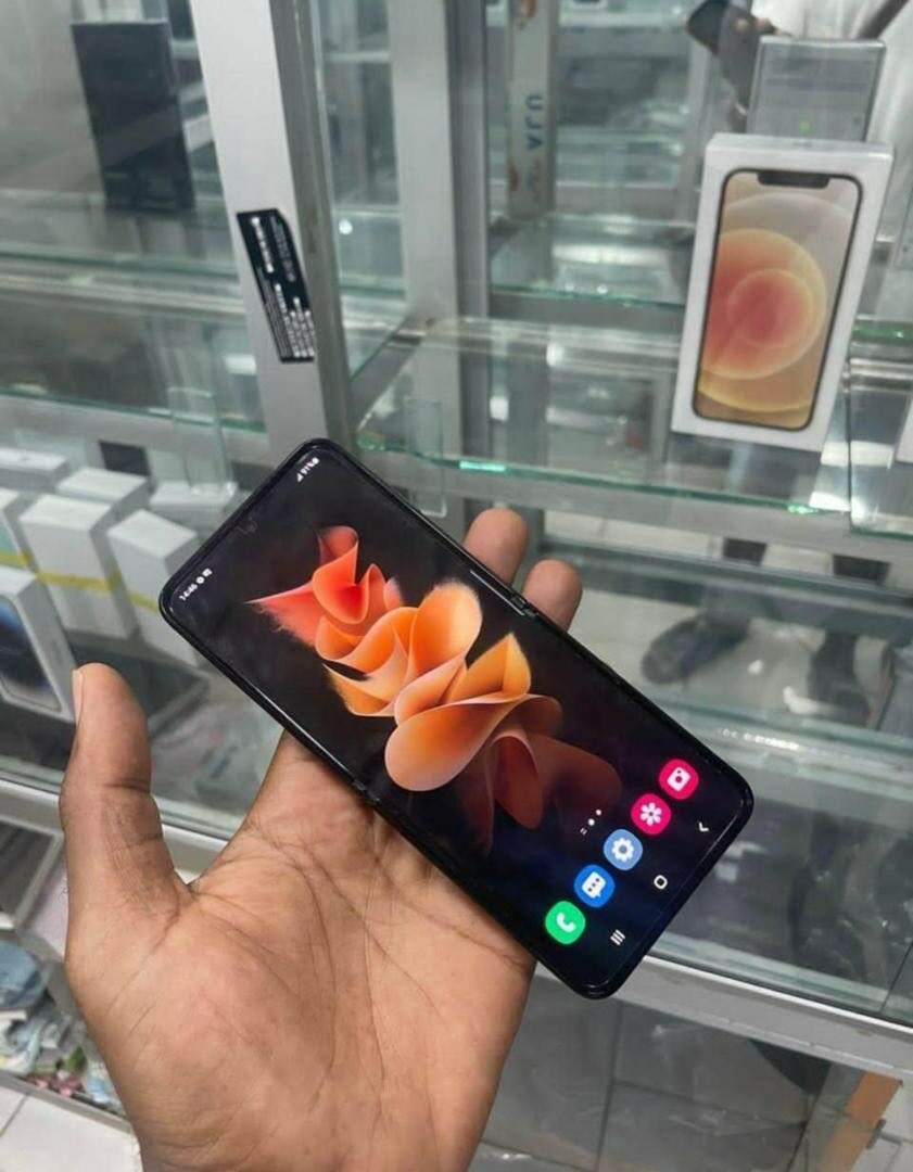 Z FLIP 3 ( 8/128GO )