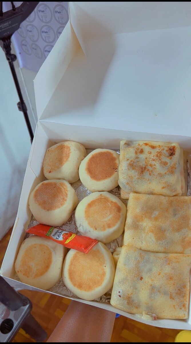 Assortiment de Brioches et Crêpes