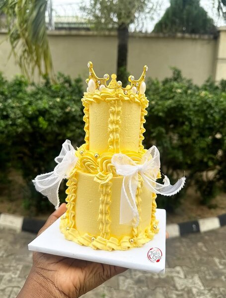 Royal Miniature Cake Decor