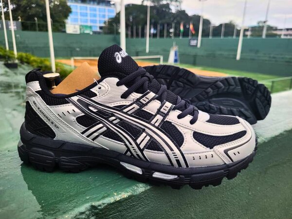 Chaussures de sport ASICS