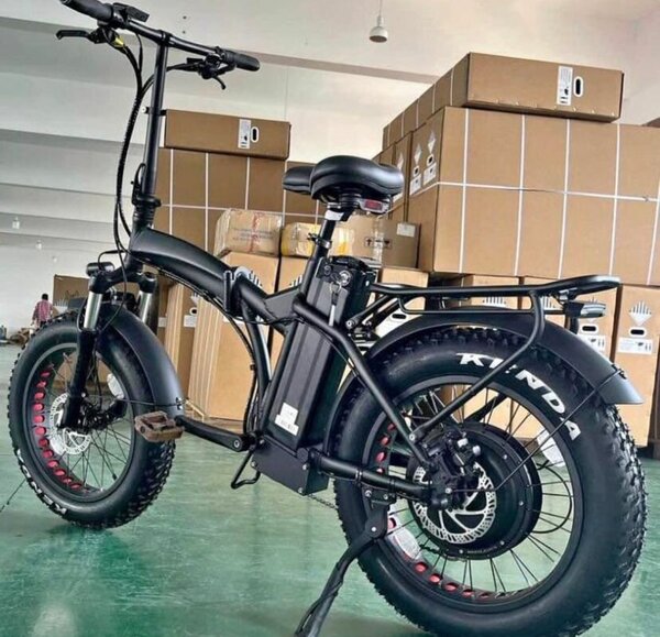 Vélo électrique pliable compact