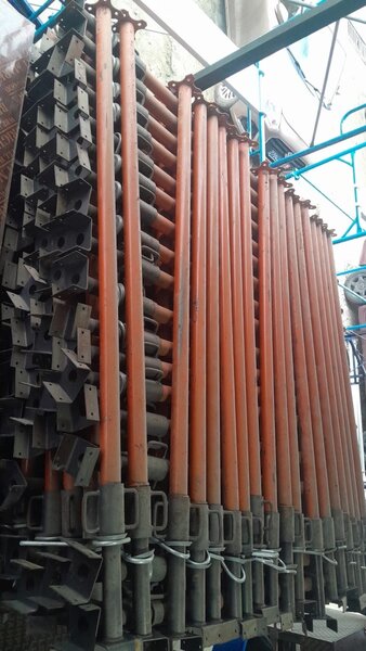 Étais de chantier réglables