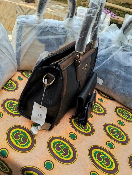 Sac à main cuir élégant