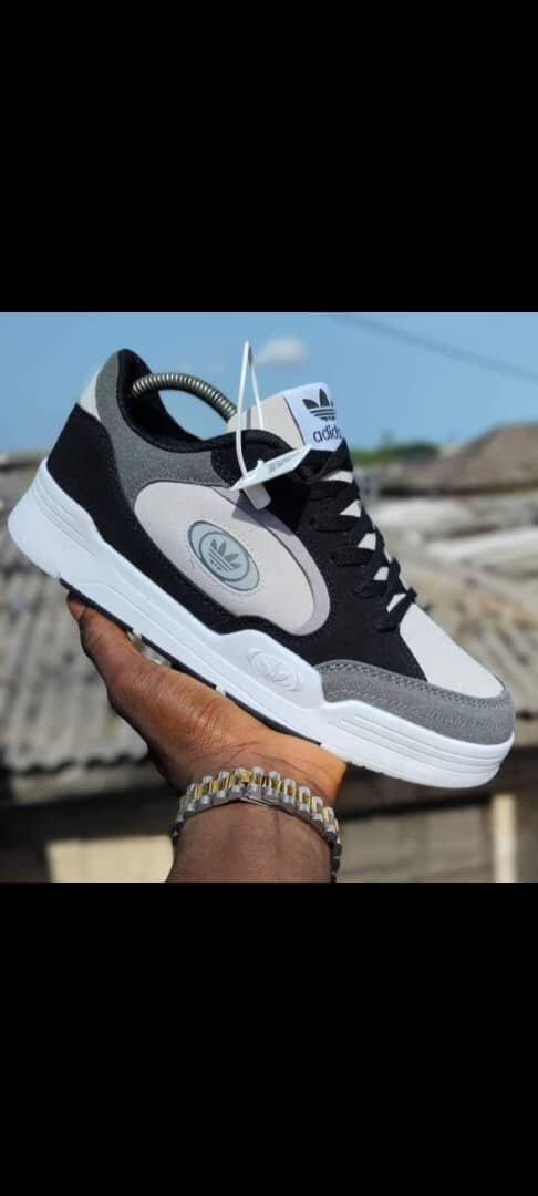 Baskets modernes confortables