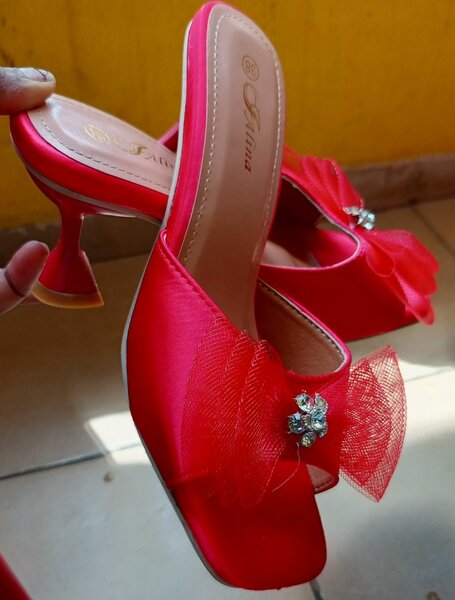 Sandales à talons décorées