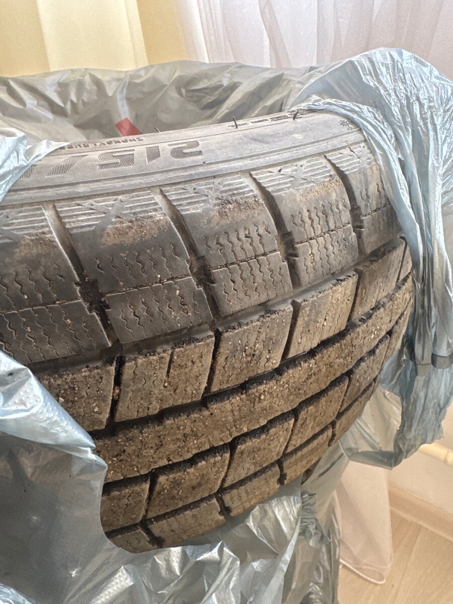 Шины Камри 55, зимние. В хорошем состоянии