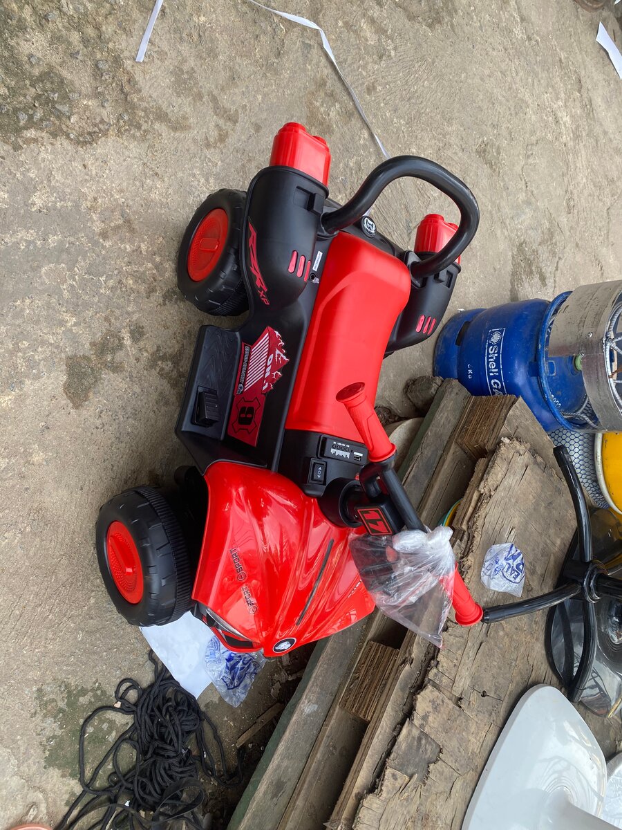 Quad électrique enfant rouge