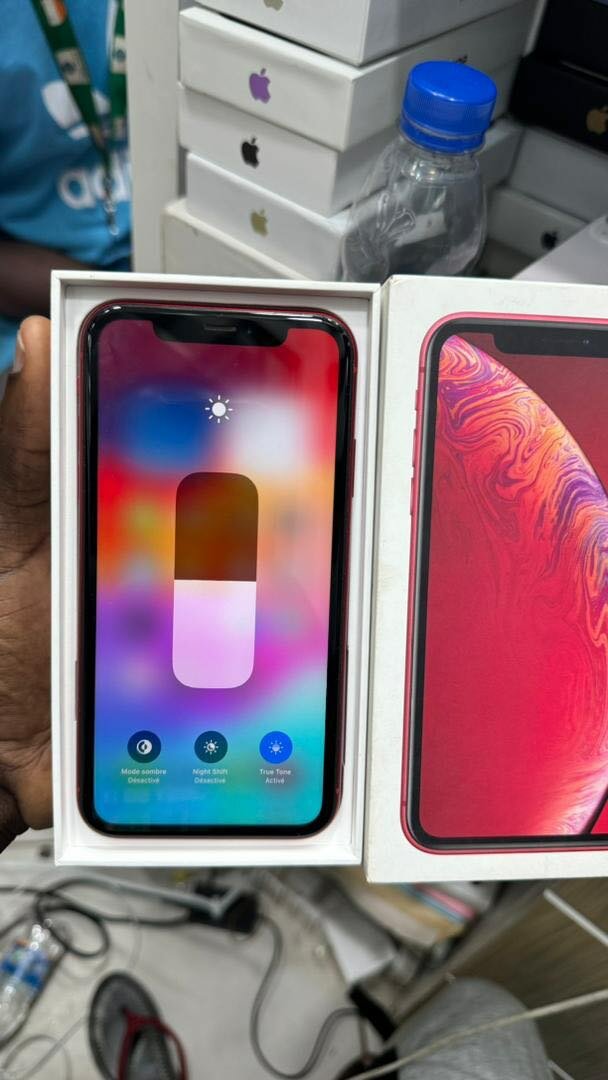 iPhone XR 64g très propre