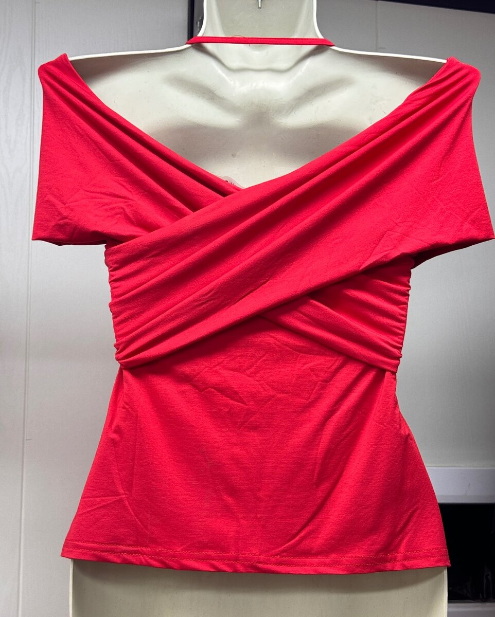 Топ с открытыми плечами