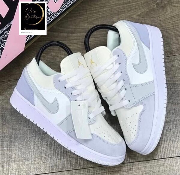 Baskets basses blanches et grises