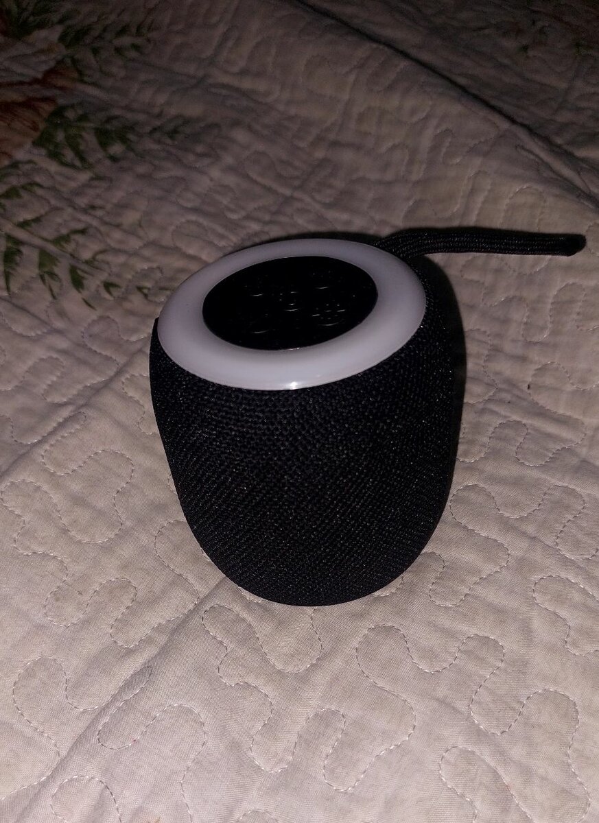 Продаю  наушники беспроводные в комплекте блютуз калонка.