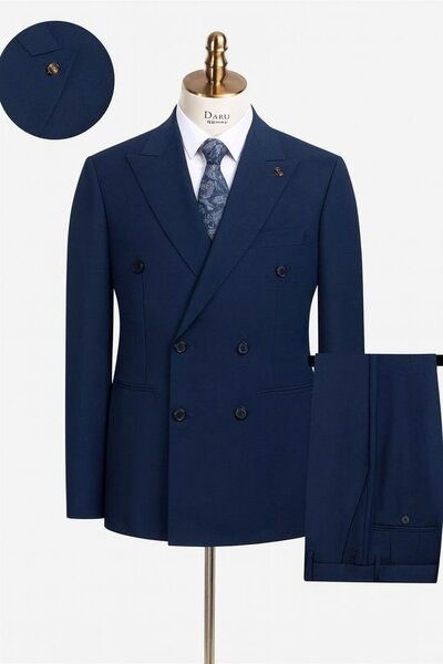 Costume élégant double boutonnage