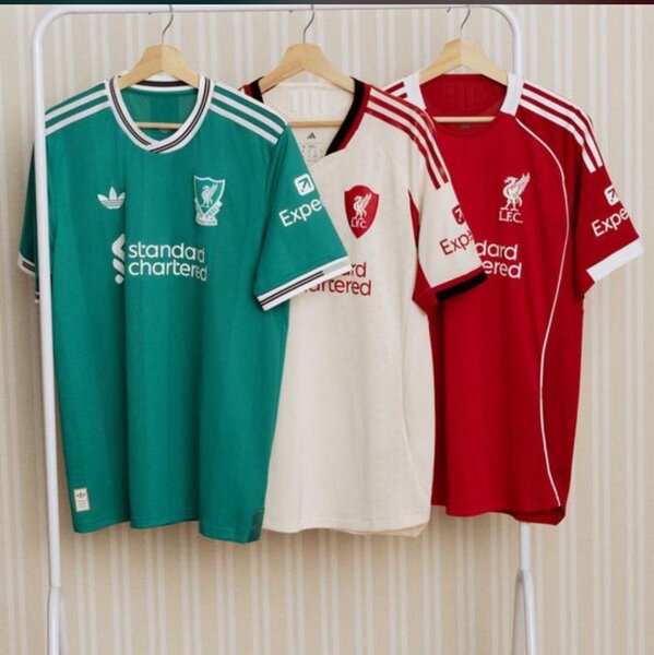Maillots de football Liverpool