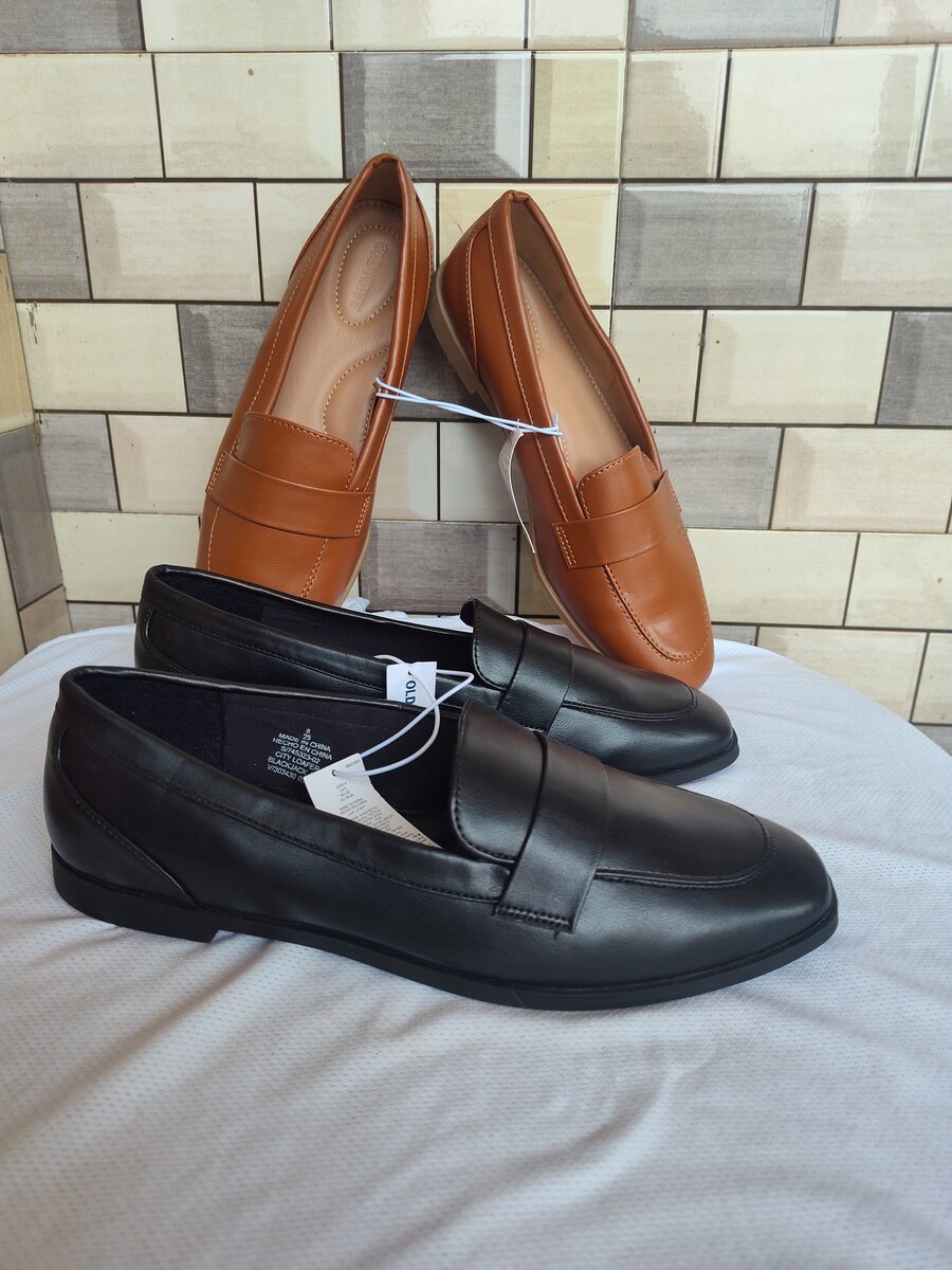 Old Navy Ladies Low Heel Shoe