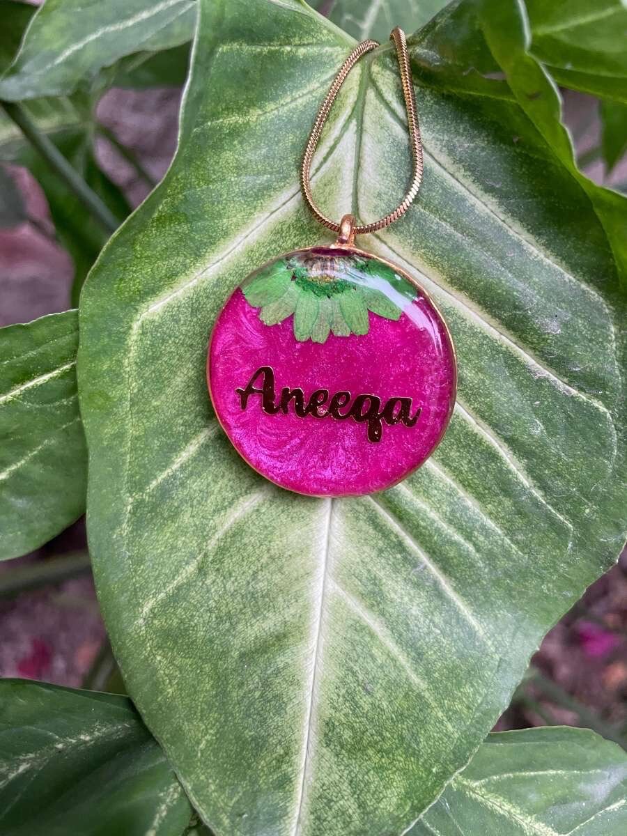 Resin name pendants