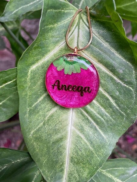 Resin name pendants