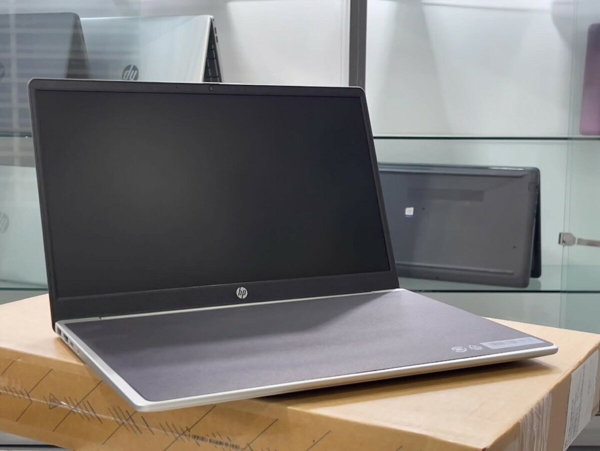 Brand New Boxed HP 240 G10