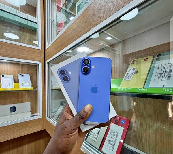 iPhone 14 Bleu - Smartphone