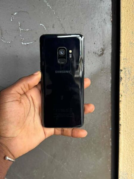 Téléphone Samsung noir