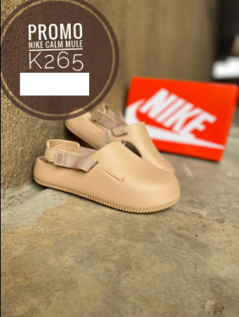 Nike calm mule