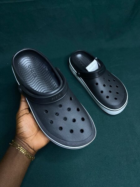 OFF COURT CROCS