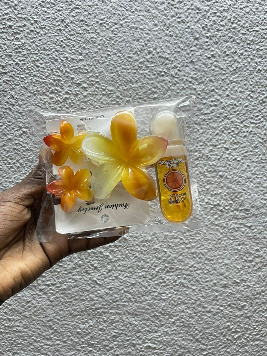 Ensemble de pince et gloss