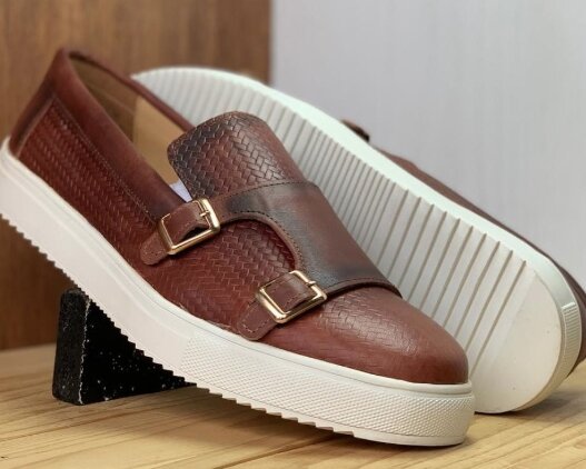 Fashionable men's loafers