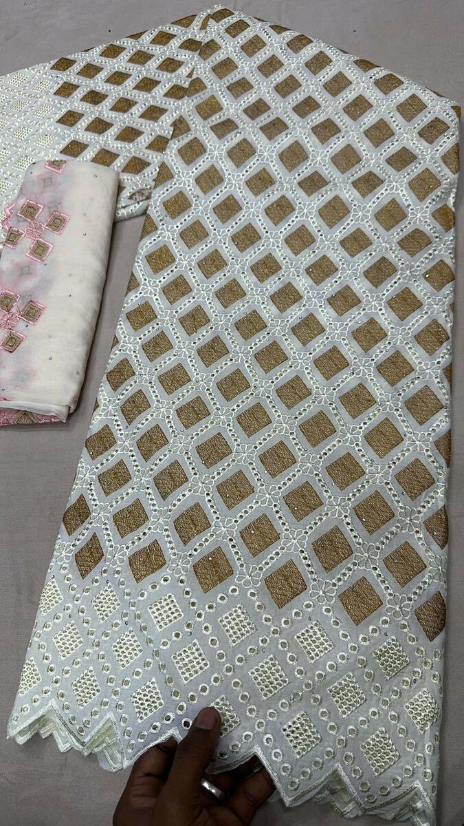 Dentelle Lafaya + voile