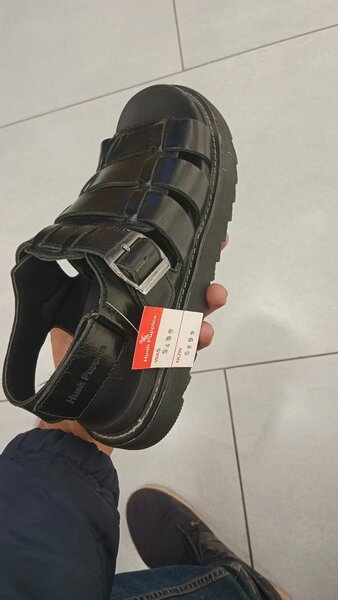 Sandal