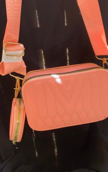 Sacs à bandoulière roses élégants