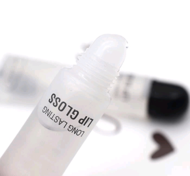 Gloss à lèvres longue durée