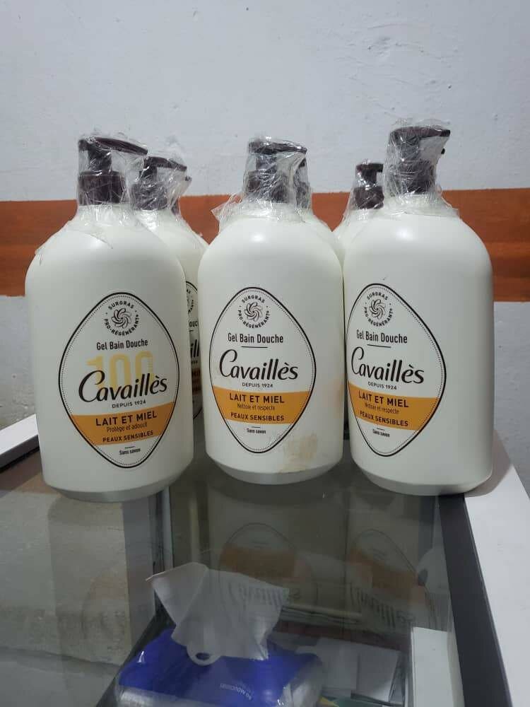 Gel douche Rogé Cavaillès 1litre  (lait et miel )