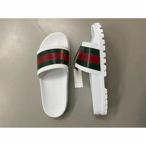 Tongs de plage Gucci élégantes