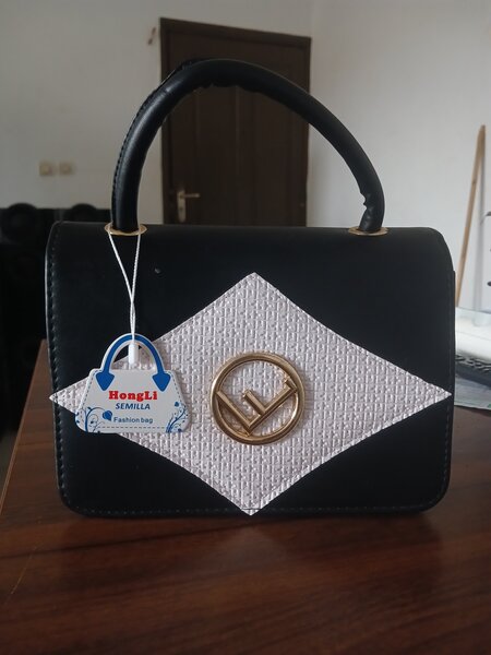 Sac à main élégant en cuir