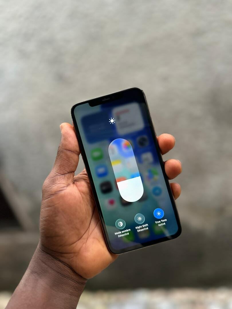 iPhone 11 Pro Max doré