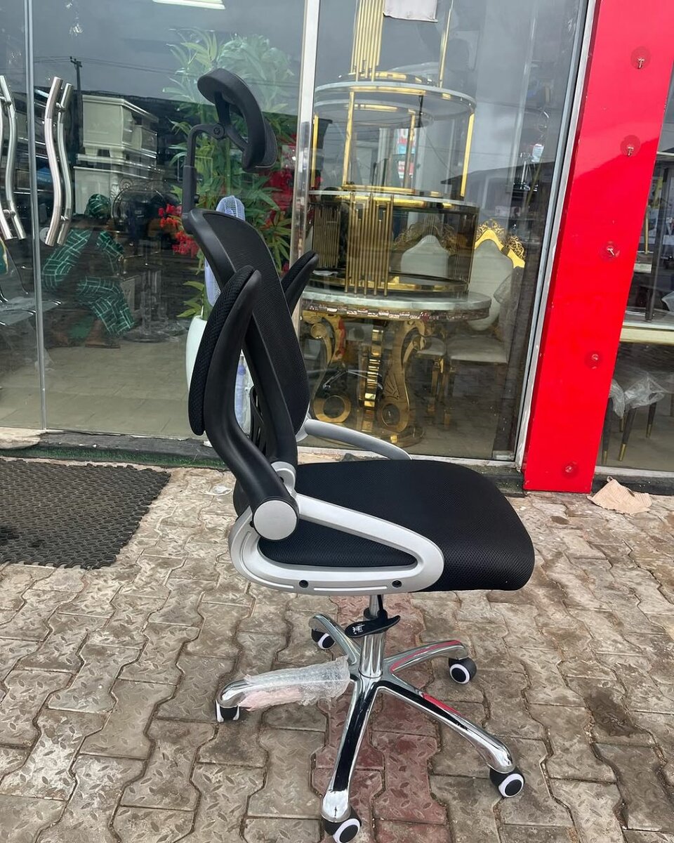 Ergonomic office chair