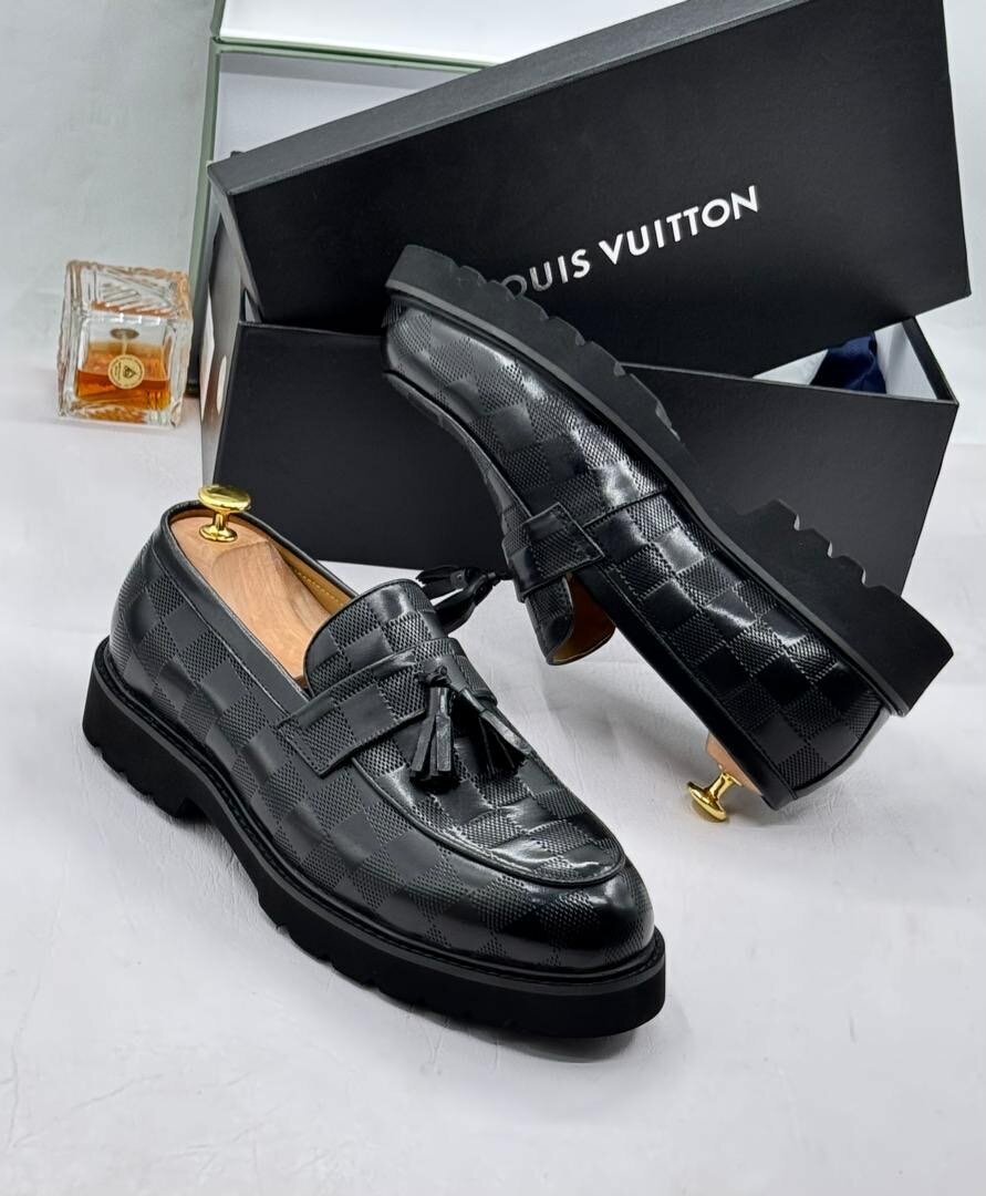 LOUIS VUITTON EXECUTIVE BOOT