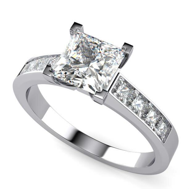 Ladies engagment ring