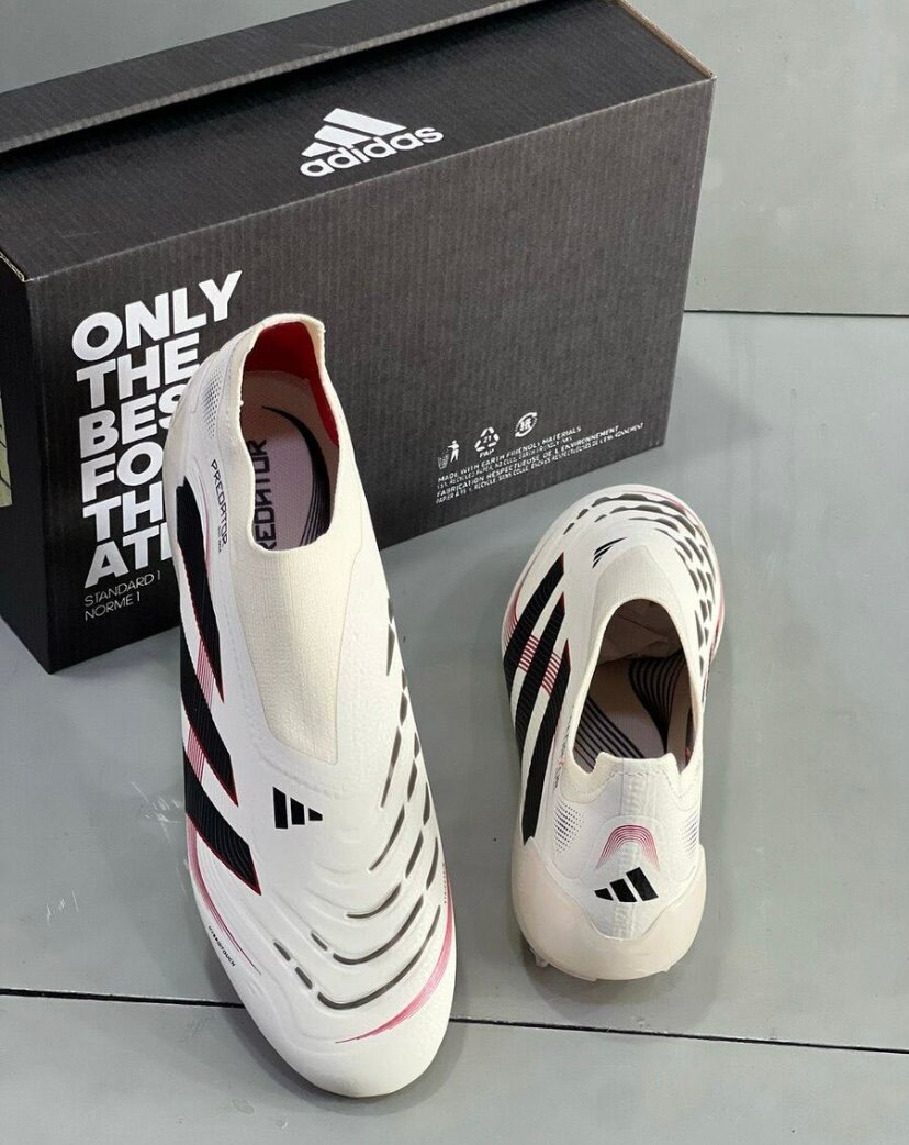 Chaussures Adidas Predator Blanc