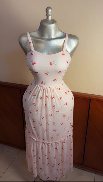 Robe longue à motifs cerises