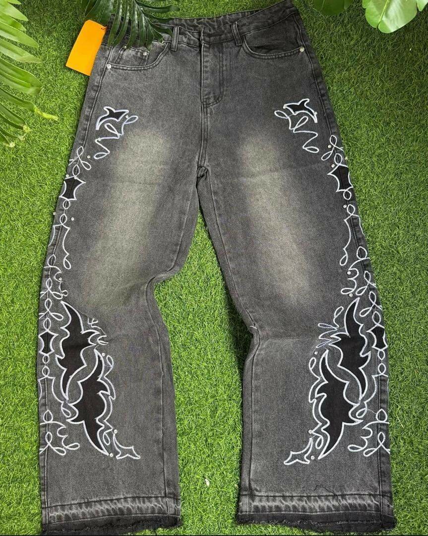 Jeans homme brodés tendance