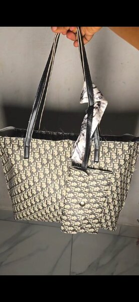 Sac fourre-tout élégant femme