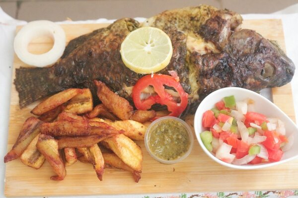 Poisson braisé avec Garnitures