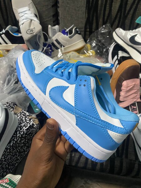 Baskets Bleu et Blanc