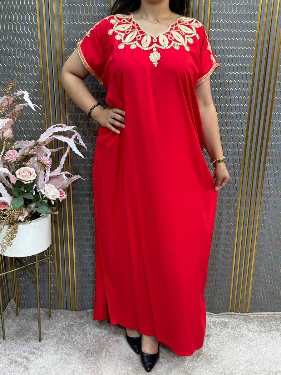 Robe longue brodée élégante