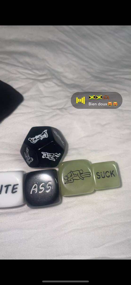 Dés sexy couple à lancer