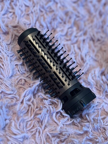 ПРОДАЮ ФЕН-РАСЧЕСКУ