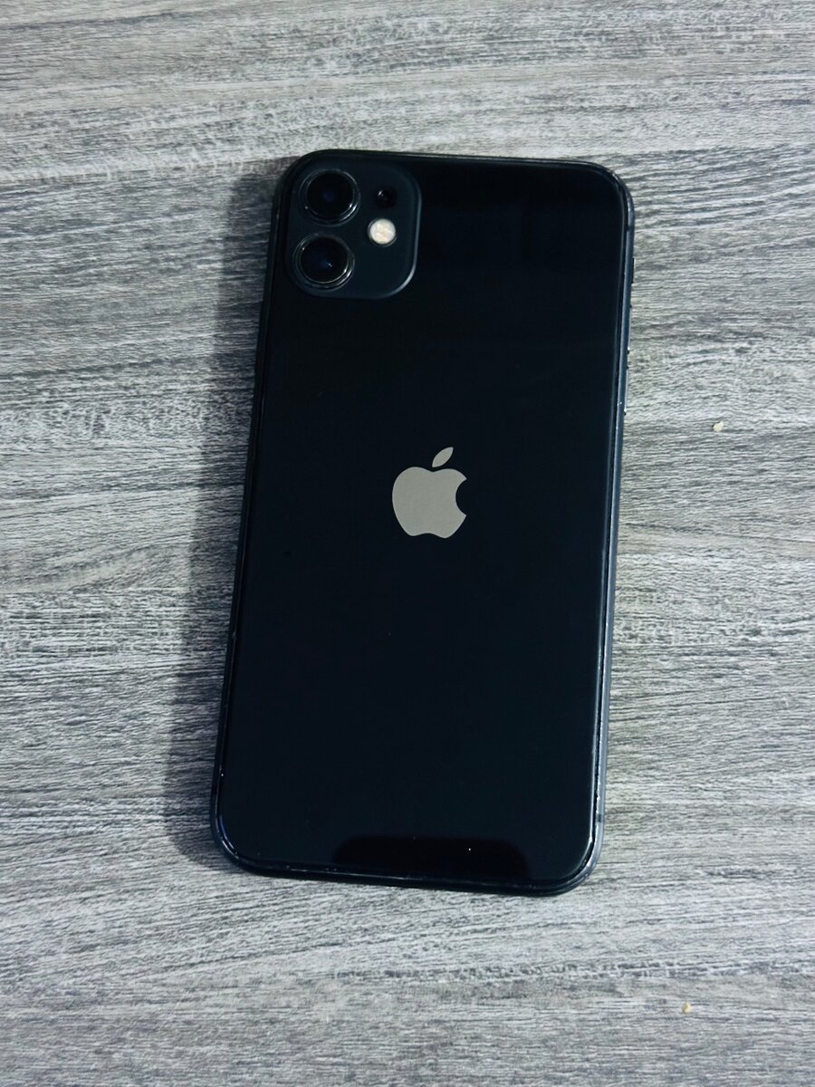iPhone 11 128gb propre ( vendu avec reçu )
